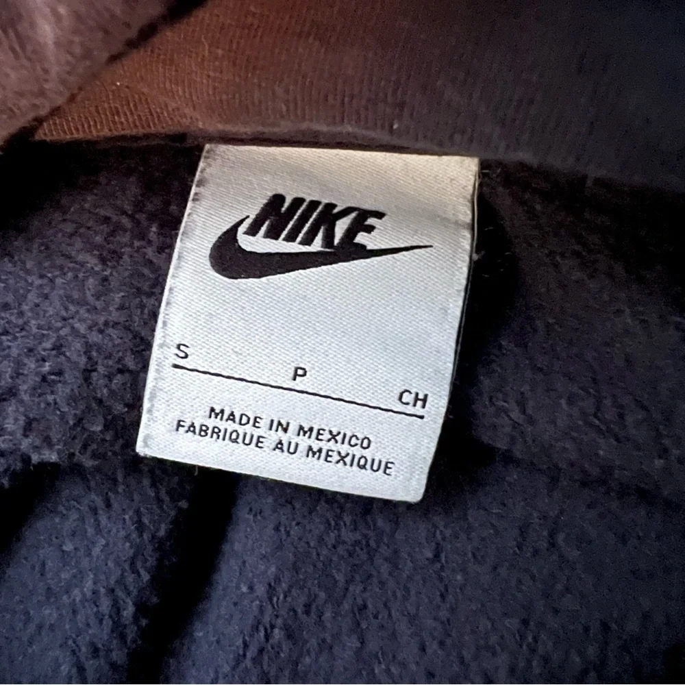 NIKE Fleece Outline Hoodie Men’s S Black Pullover Logo Embroidered Sweatshirt